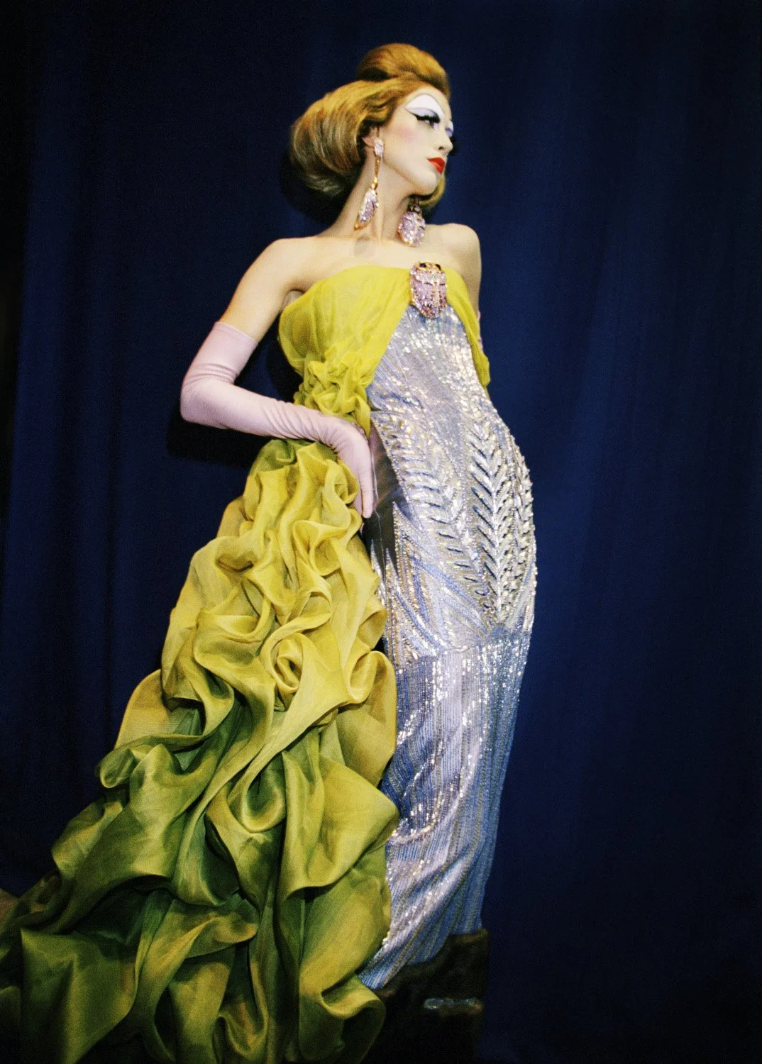 洋書 Roxanne Lowit Backstage Dior Backstage Dior by Roxanne Lowit | Goodreads
